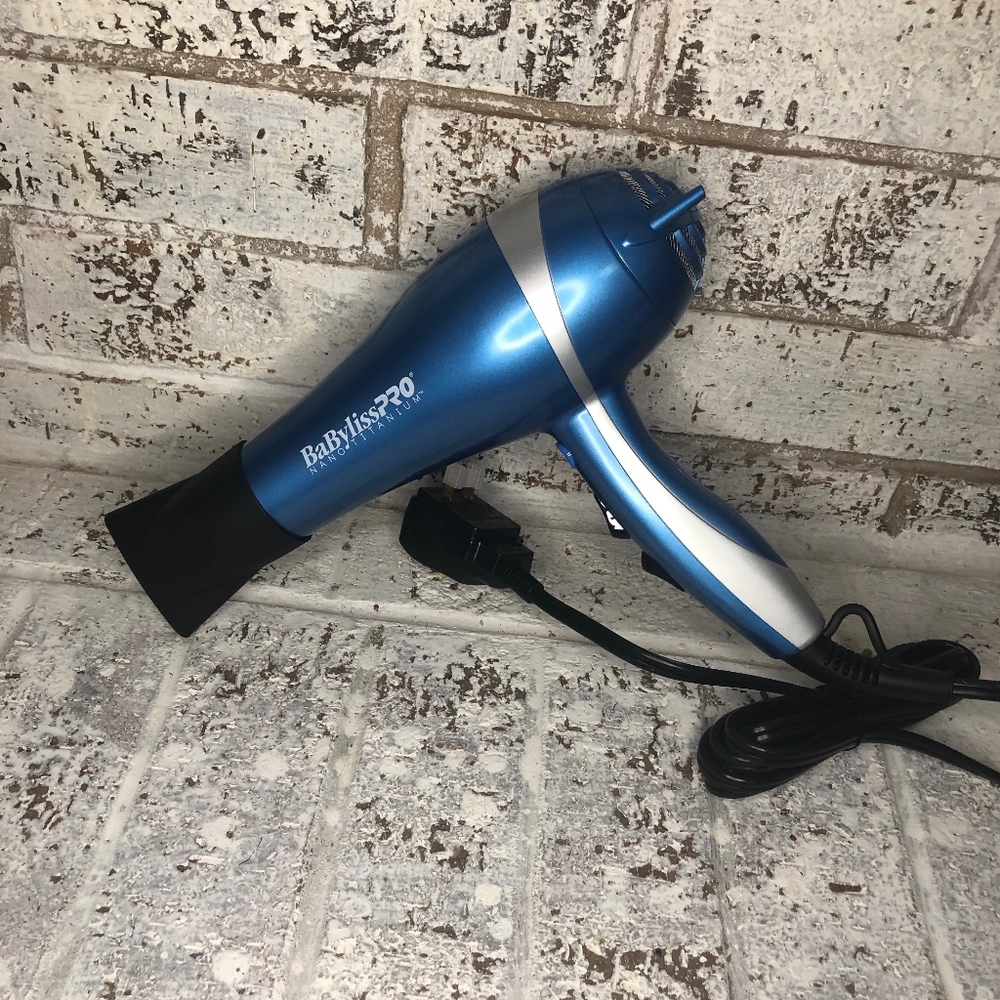 NWOT BABYLISS BLOWDRYER